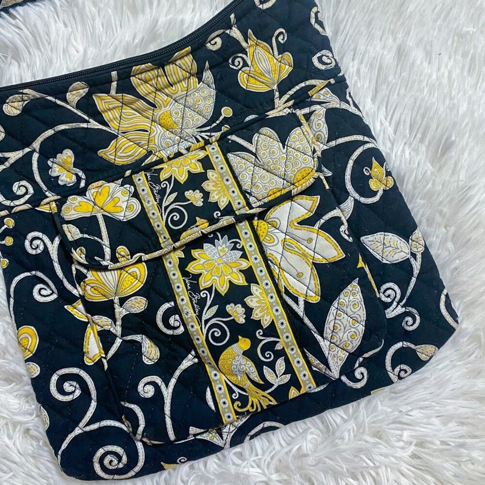 VERA BRADLEY • Yellow Bird Hipster Crossbody Bag